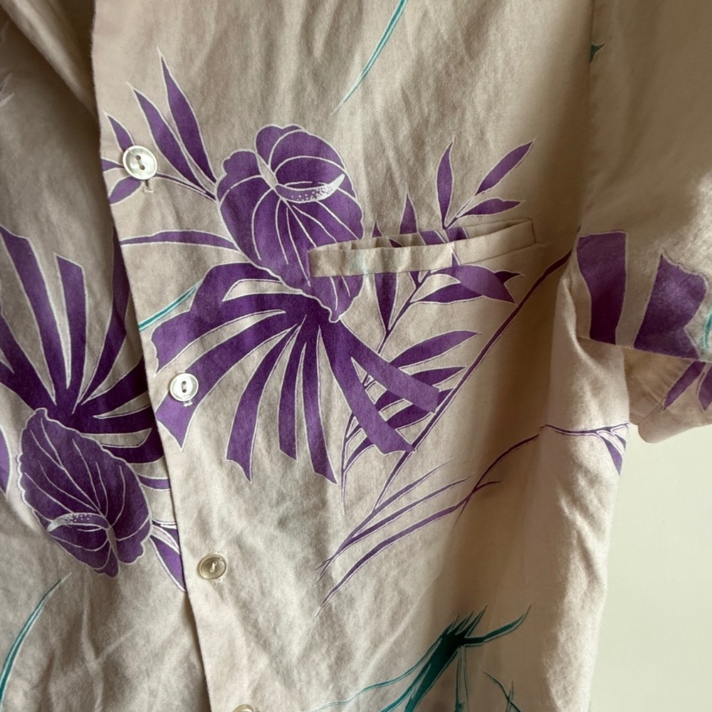 Hilo Hattie Hawaii Floral‎ Aloha Shirt Medium Beige Purple Teal Tropical USA
